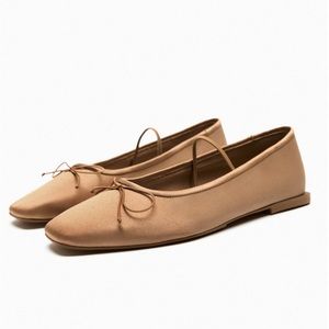 NWOT Zara satin effect flats with bow